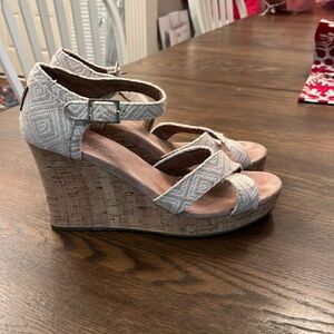 Toms Sienna brown criss cross  wedge sandals espadrille women's size 10